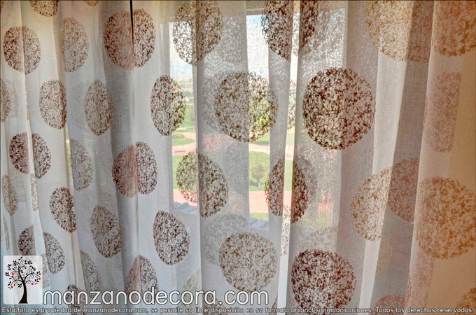 Cortinas-tablones-salon-estampadas