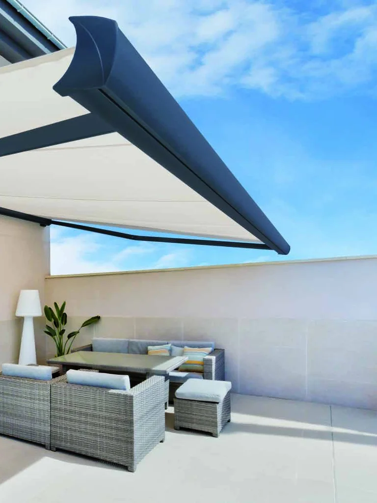 Toldo cofre en una terraza
