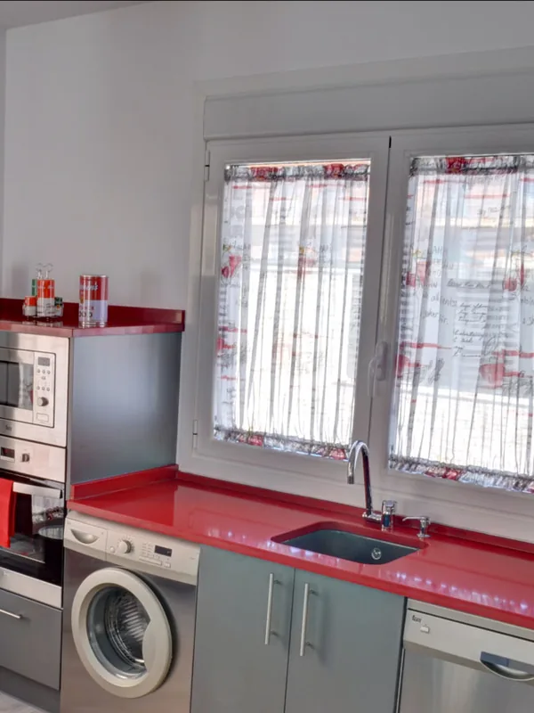 Cortinas de cocina: Si lo tuyo son las cortinas, con la confección que elijas.
